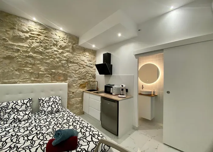 Hyper Centre - Air-conditioned - Quiet - Tramway - Equipped Kitchen - Wifi